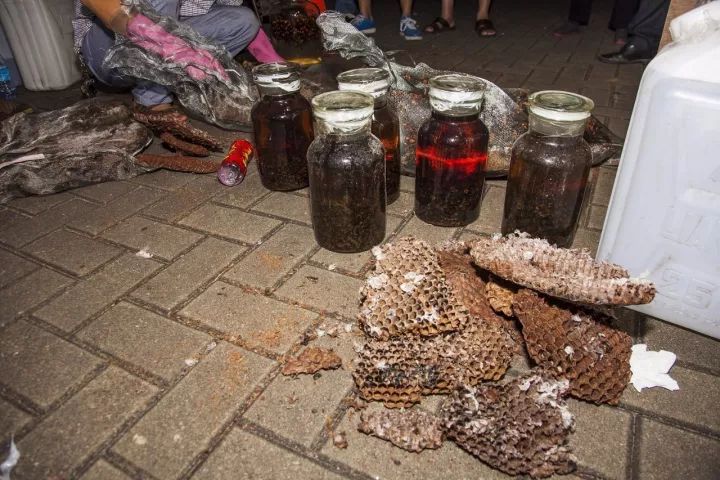 女子误食霉变花生中毒，食品安全敲响健康警钟