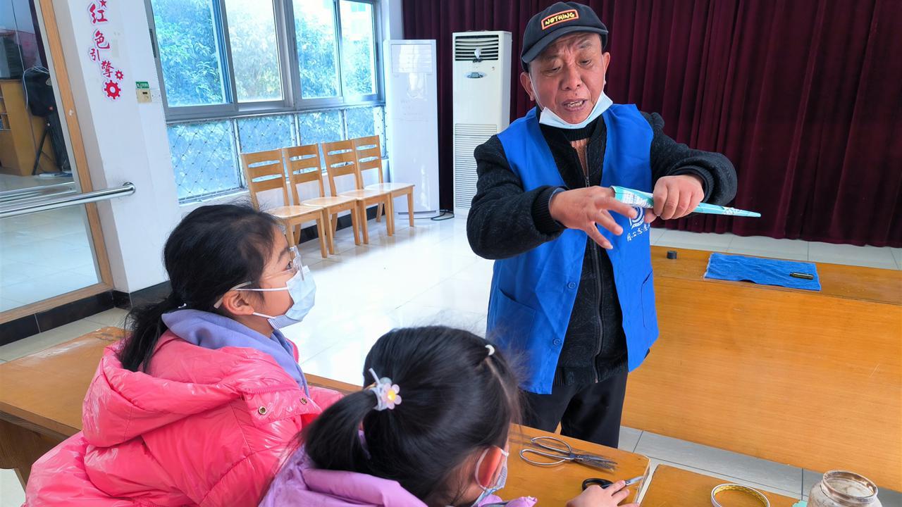 科学实验课，激发幼儿兴趣的魔法课堂