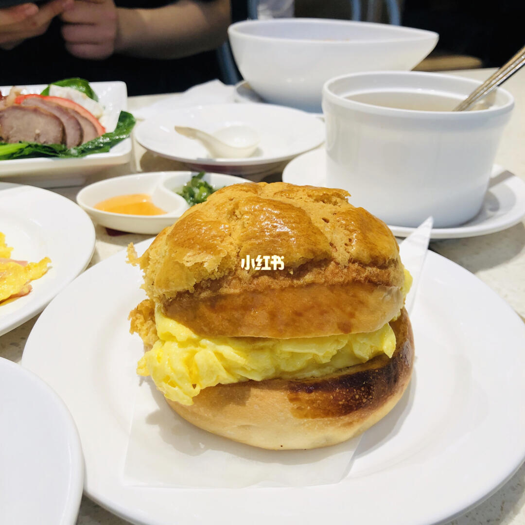 香港美食之旅，烧腊与茶餐厅的味蕾盛宴