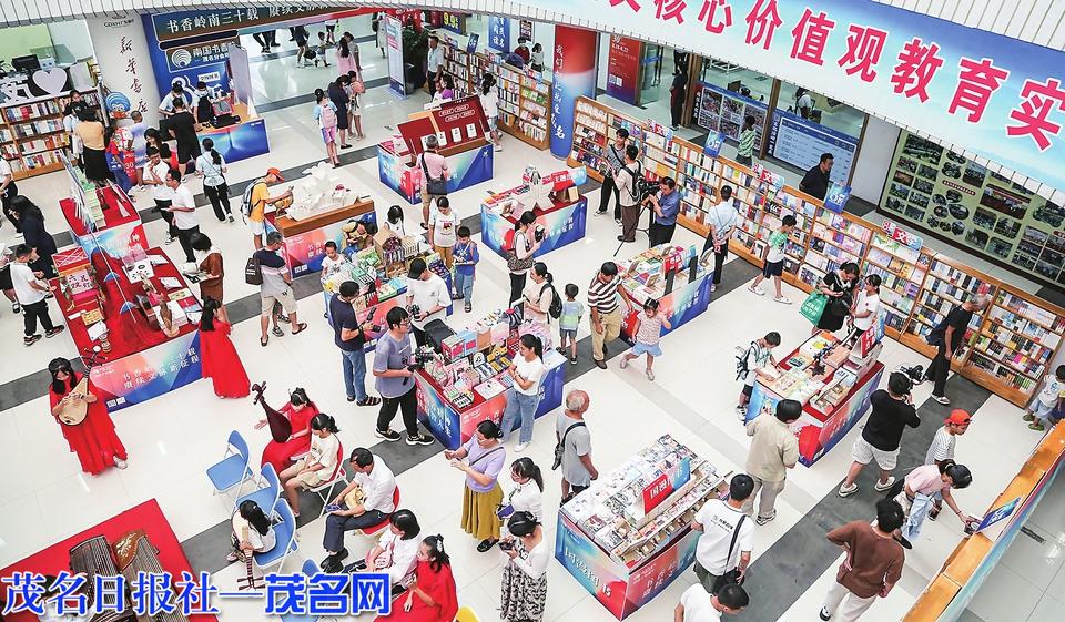 书香社会崭露新貌，多地全民读书活动火热开展，图书馆人气飙升