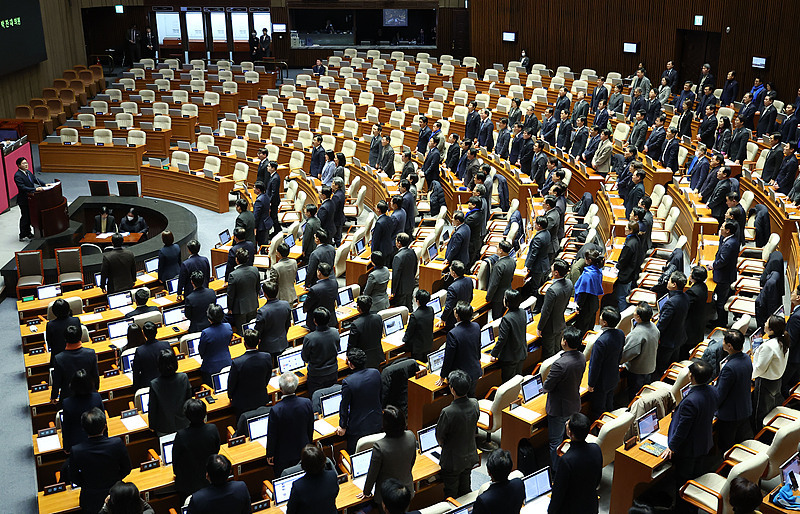 韩国国会通过尹锡悦内乱特检法，政治风波深度解读