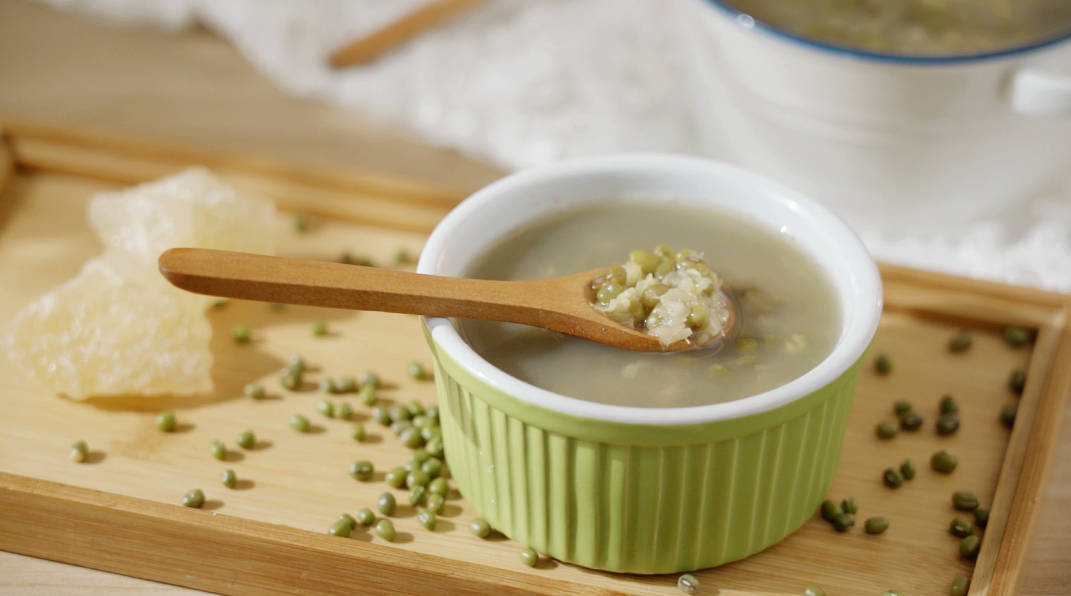 夏季养生重点，防暑降温与清热解毒食谱分享