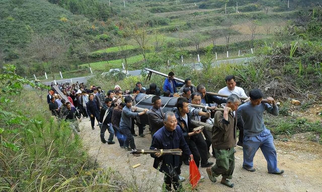 村里上千人姓闪，闪电锯闻名乡里