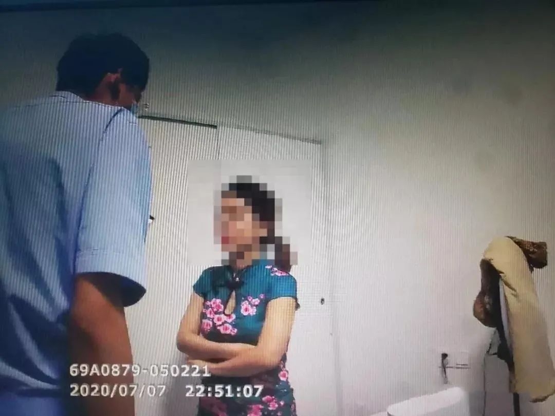 女主播发布淫秽视频直播吸粉遭拘，网络非法外之地