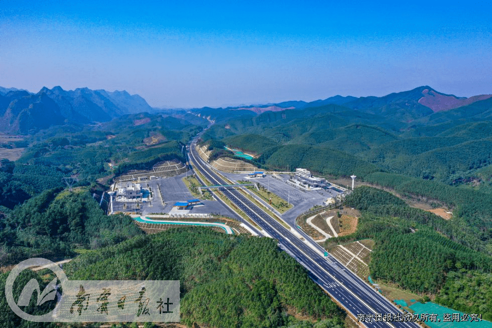 广西高速公路绿色升级，迈向可持续未来的智慧旅途